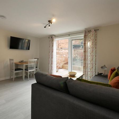 Crewe Short Lets 8 Victoria Court, Crewe公寓 外观 照片
