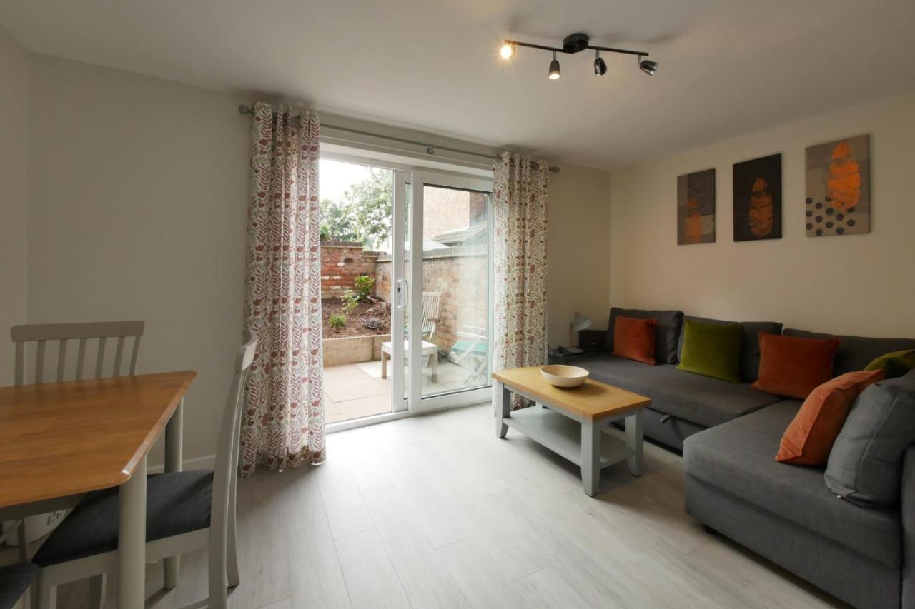 Crewe Short Lets 8 Victoria Court, Crewe公寓 外观 照片